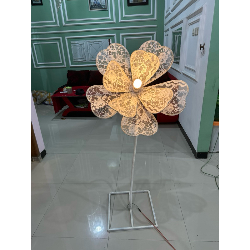 STANDING LAMPU DEKORASI BUNGA(kelopak besar)