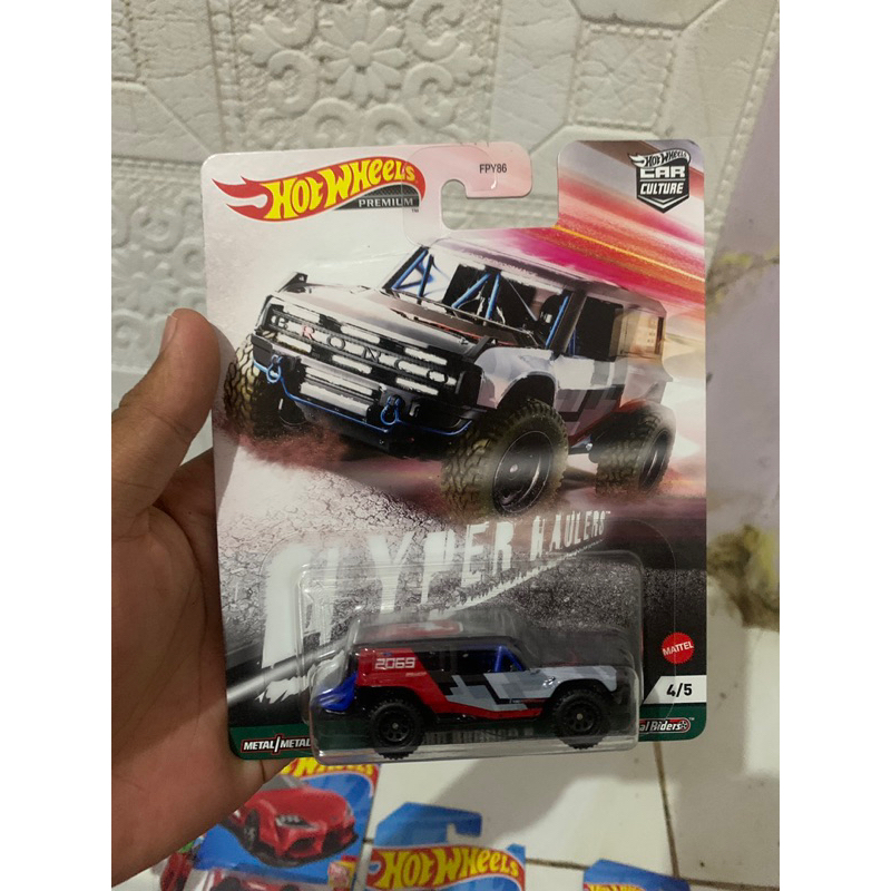 hot wheels premium ford bronco r