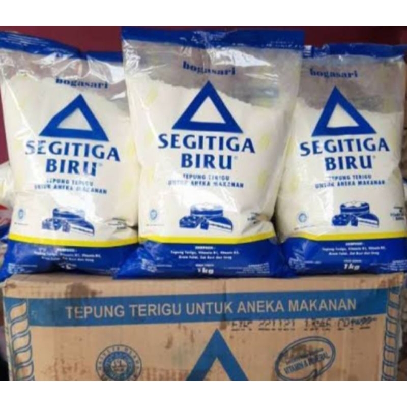 

Tepung terigu segitiga biru kemasan 1 kg