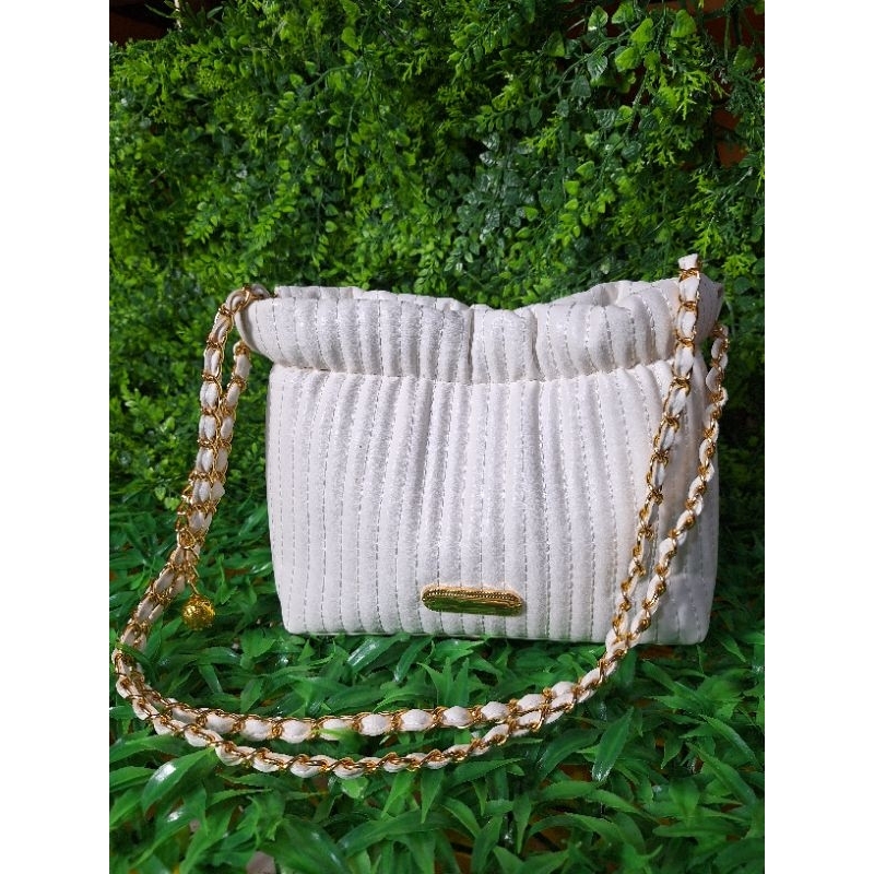 Tas selempang wanita warna putih
