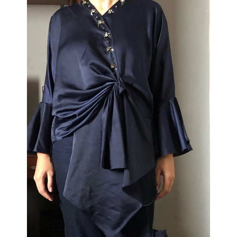 Preloved AMR the label