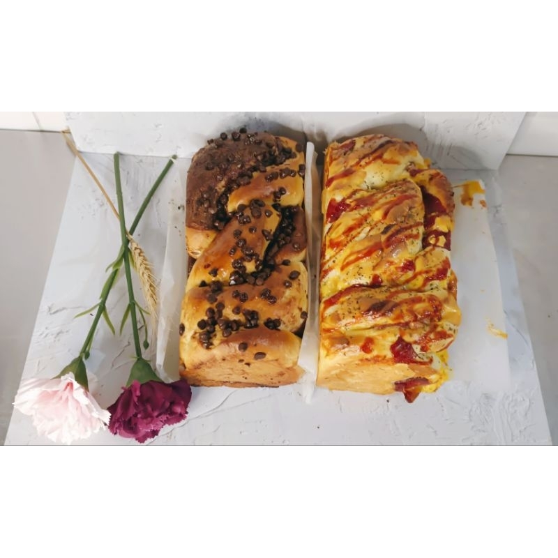 

Roti Babka Smoked Beef n Cheese (Non Gluten Free)