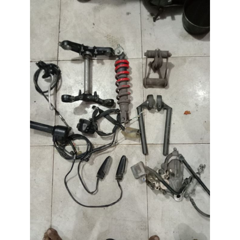 monoshock shock belakang cb 150r new cb150r cbr 150r led