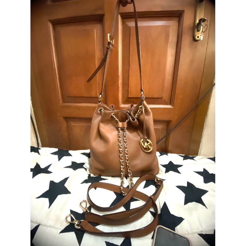 Michael kors Bucket preloved