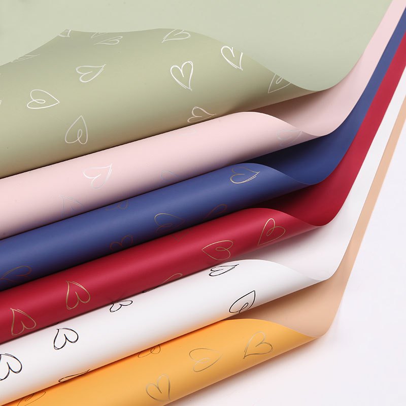 

(5 LEMBAR) Cellophane motif love solid / kertas wrapping flower motif hati