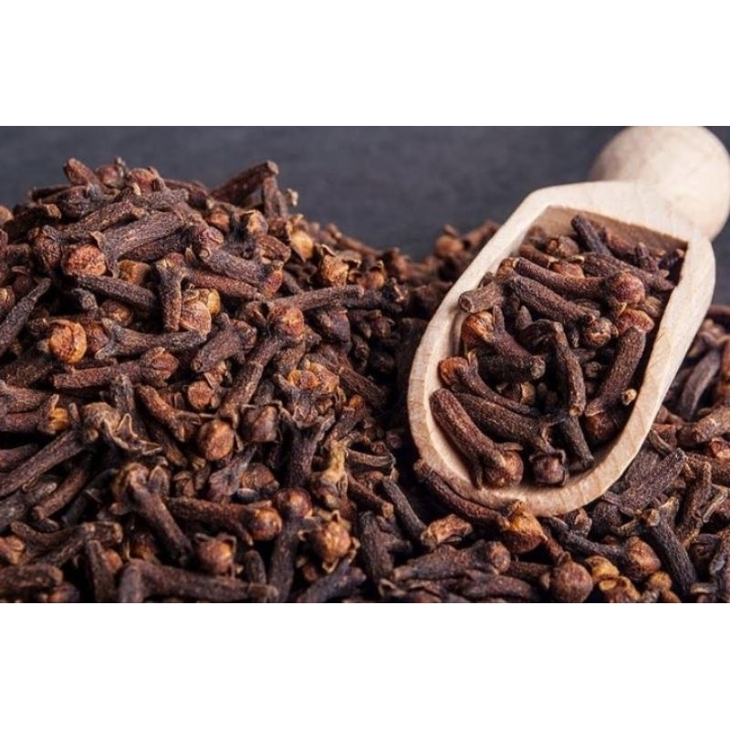 

Cengkeh kering rempah bumbu masakan