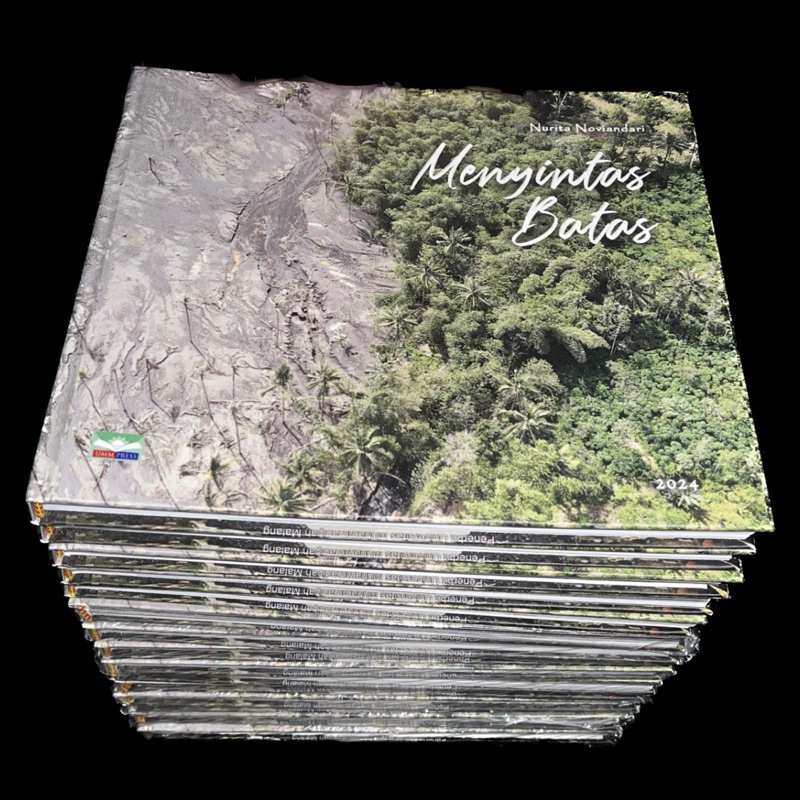 Photobook “Menyintas Batas”