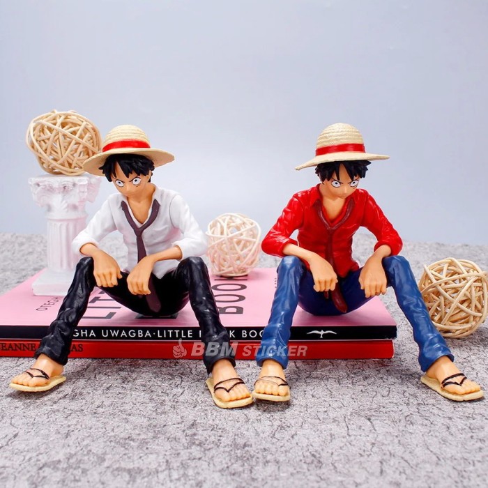 One piece pajangan Luffy duduk miniatur action figure