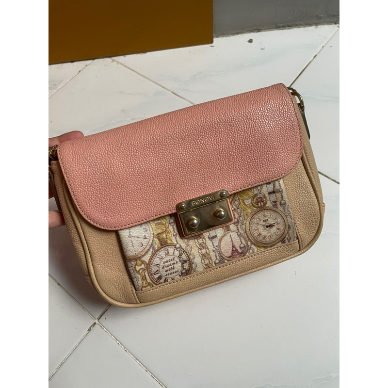 Tas selempang sonovi art embos kulit pari