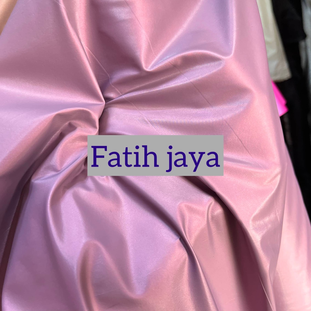 Kain Mayer bunglon polos warna ungu seperti di foto