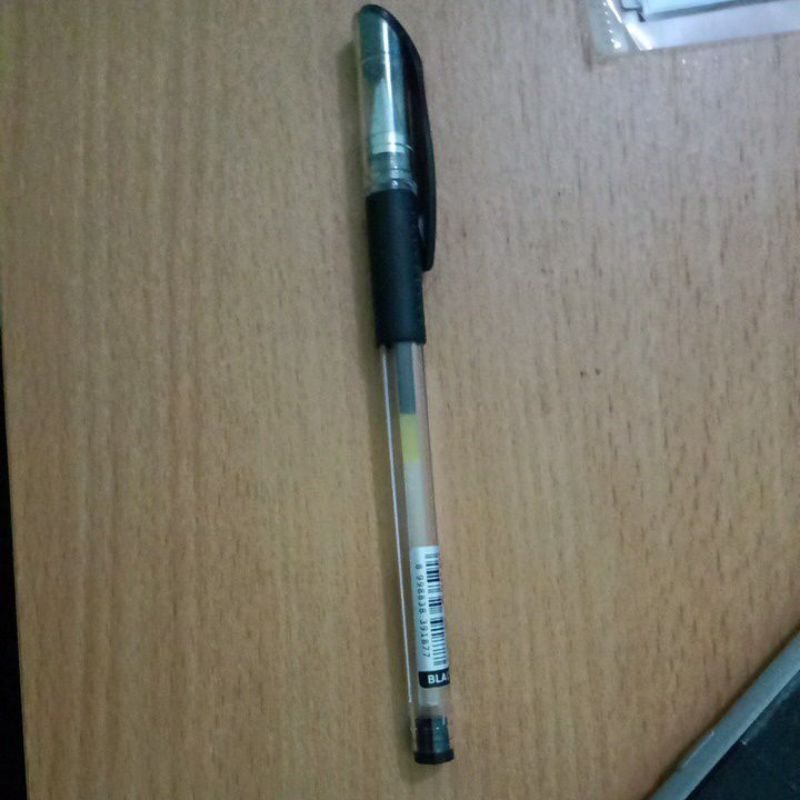 

Bulpen hitam terbaik