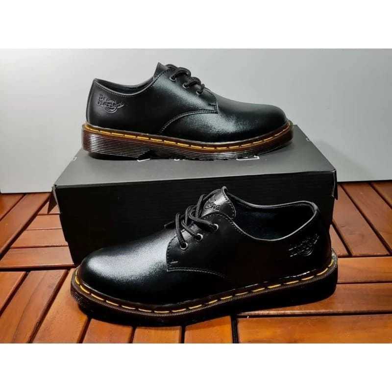 FARID free BOX Dr MARTENS DOKMAR PENDEK 3 HOLE DOCMART CASUAL PRIA