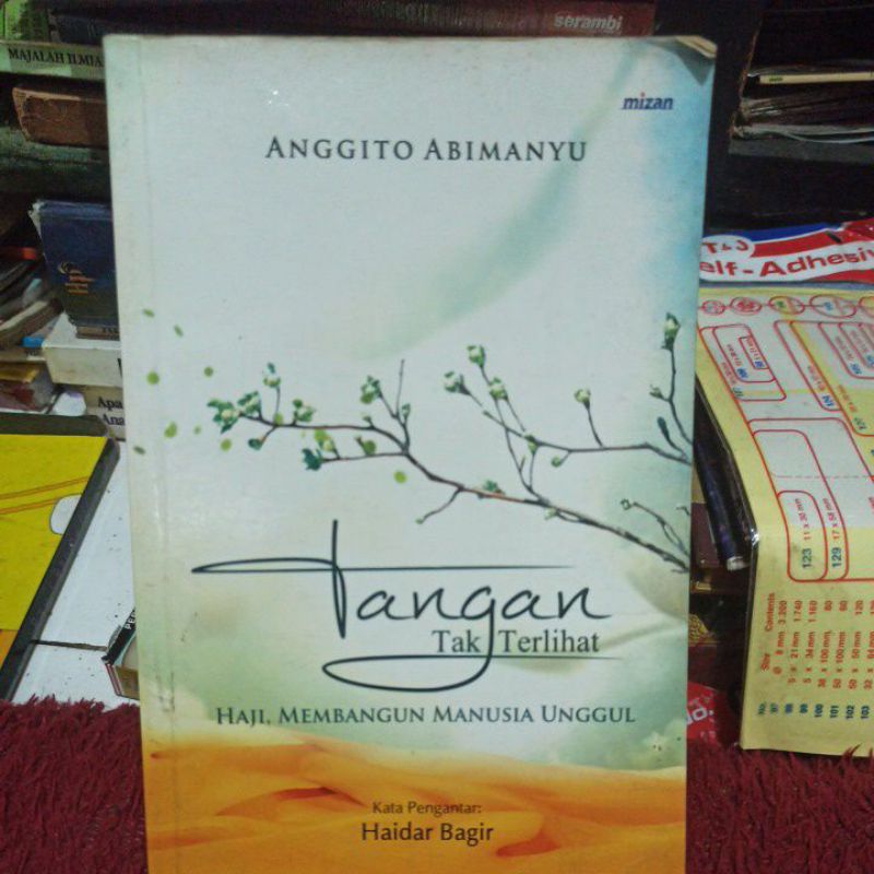 buku tangan tak terlihat by Anggito Abimanyu