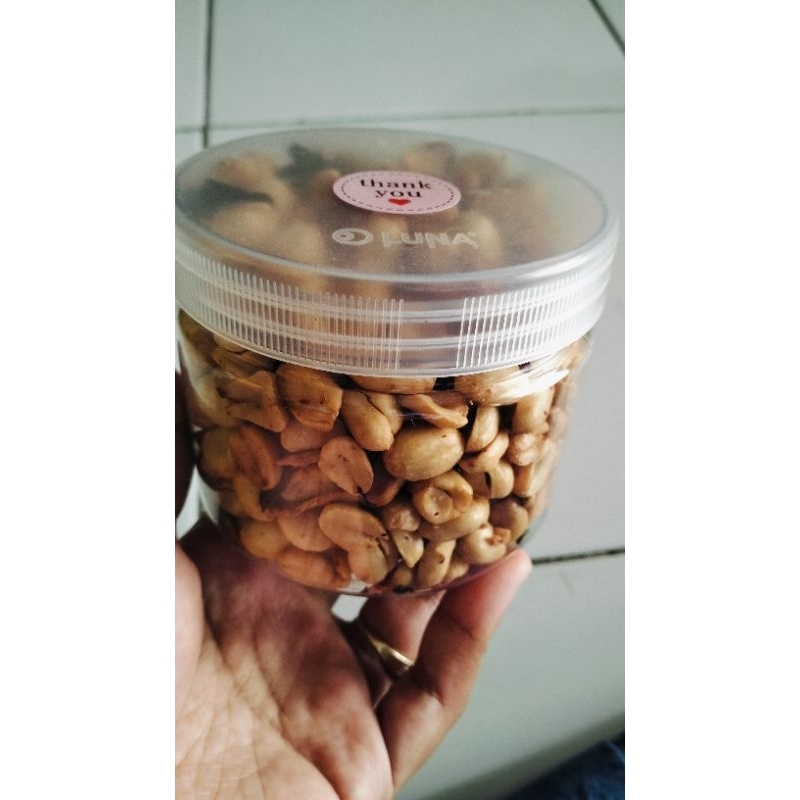 

KacangBawangRenyahEnakGurih250g/300ml