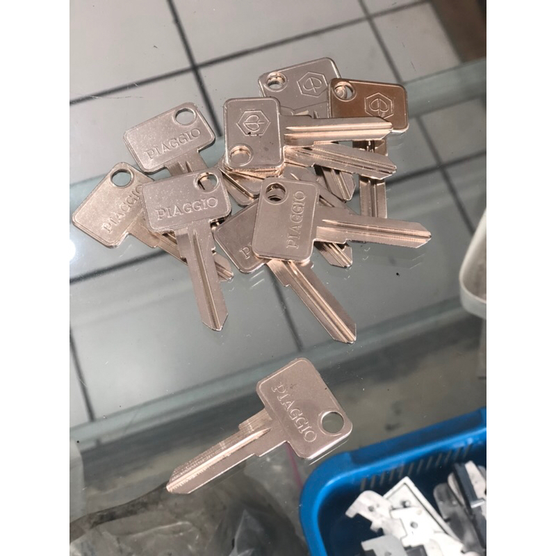 Anak kunci blank piaggio vespa px/exclusive/excel/strada