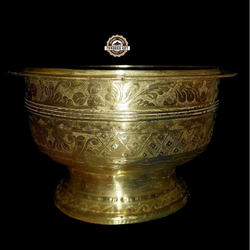 Bokor ukir kuningan lawas size BESAR ( B477 )