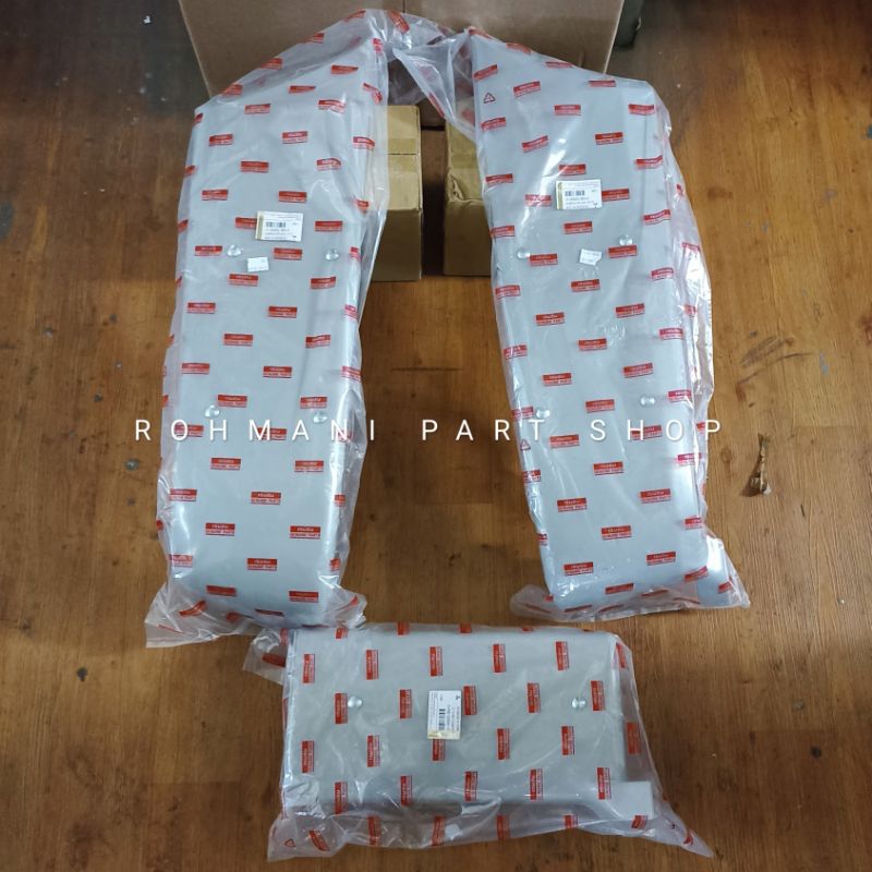 BEMPER BELAKANG/TANDUK BEMPER/KUPINGAN BEMPER BELAKANG PANTHER