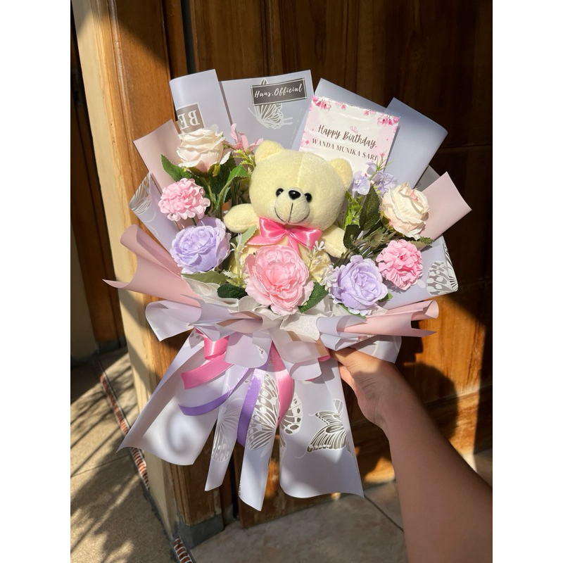 BUKET BONEKA WISUDA MIX BUNGA