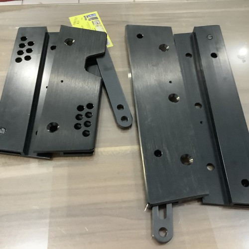 Bracket Box Speaker Line Array 10 Inch Isi4 Buah Breket Tebal / Bracket Line Array 4 in 1 Ukuran Box