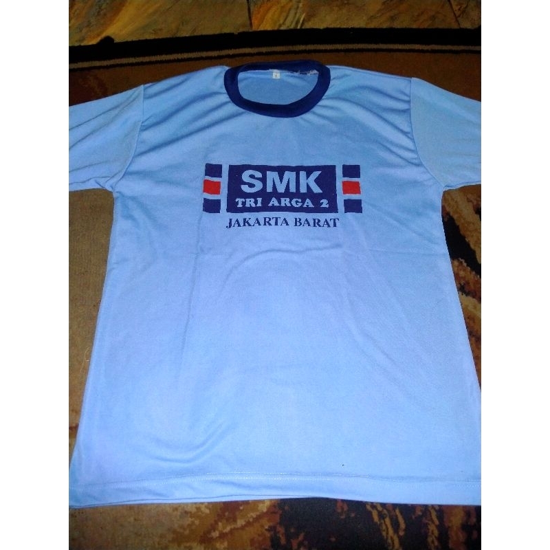 PRELOVED SERAGAM SEKOLAH OLAHRAGA 1 SET