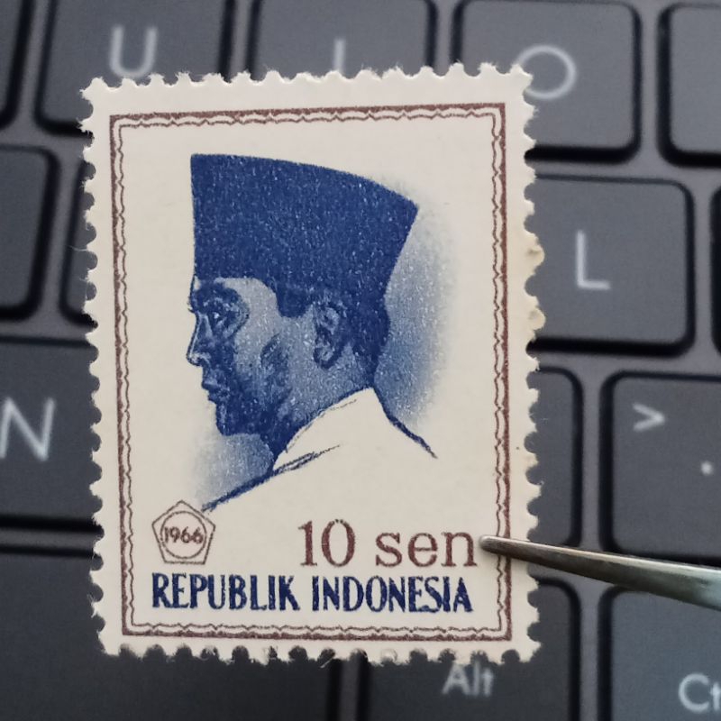 Perangko Kuno Soekarno 10 Sen Mint - Prangko