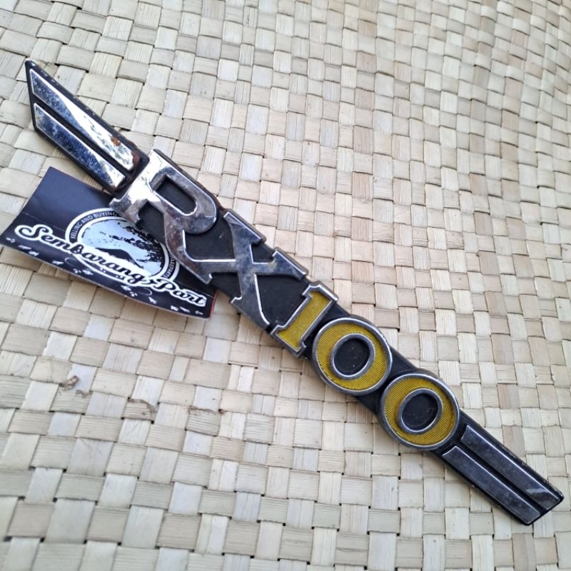 EMBLEM TANGKI TENGKI BAGIAN KANAN YAMAHA RX100 RX 100 ORI ORIGINAL NOS