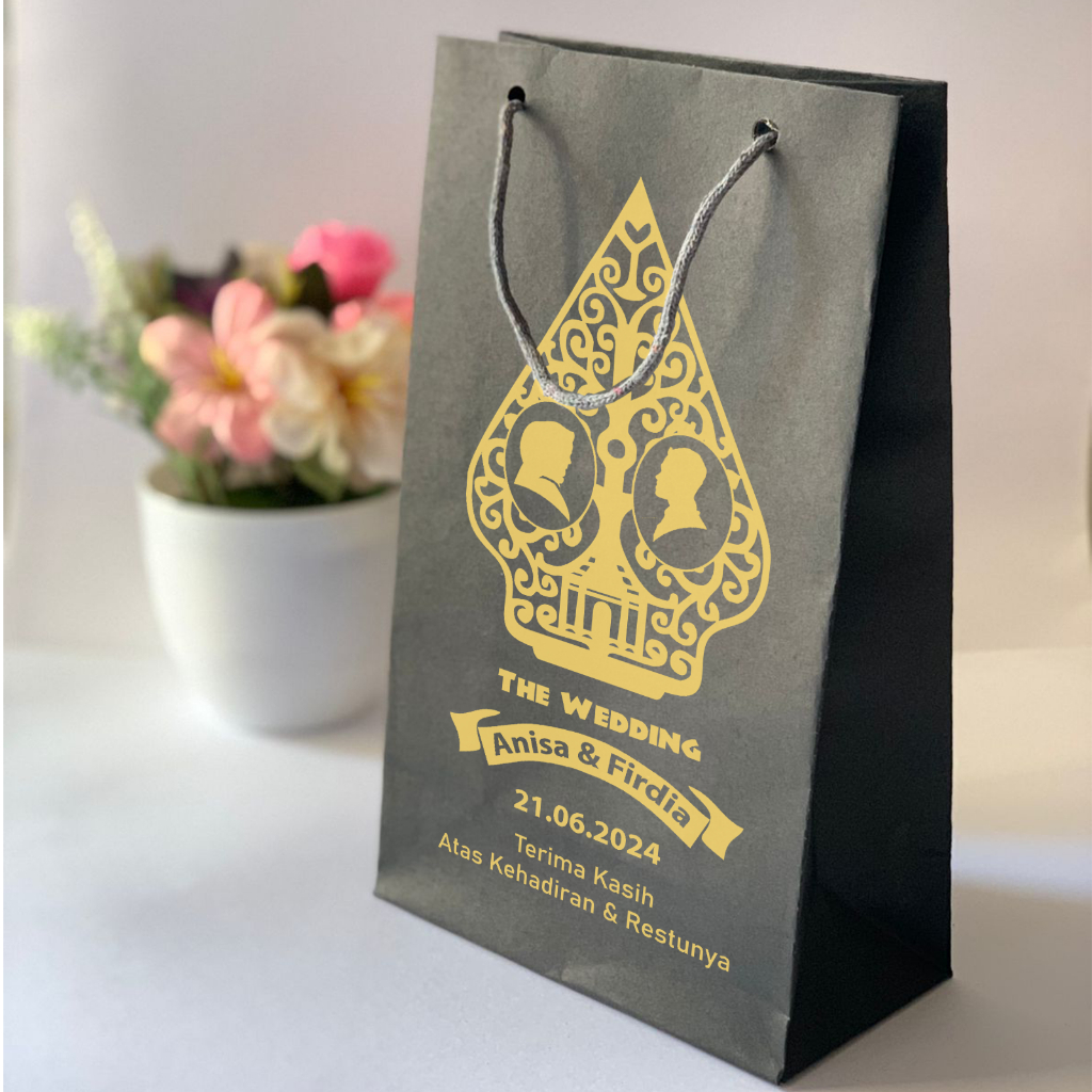 

Paper Bag Wafer Hitam Free Sablon 15x8x25