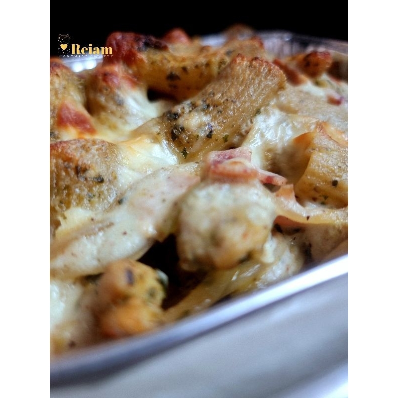 

Baked Pesto Rigatoni with Chicken and Smoked Beef