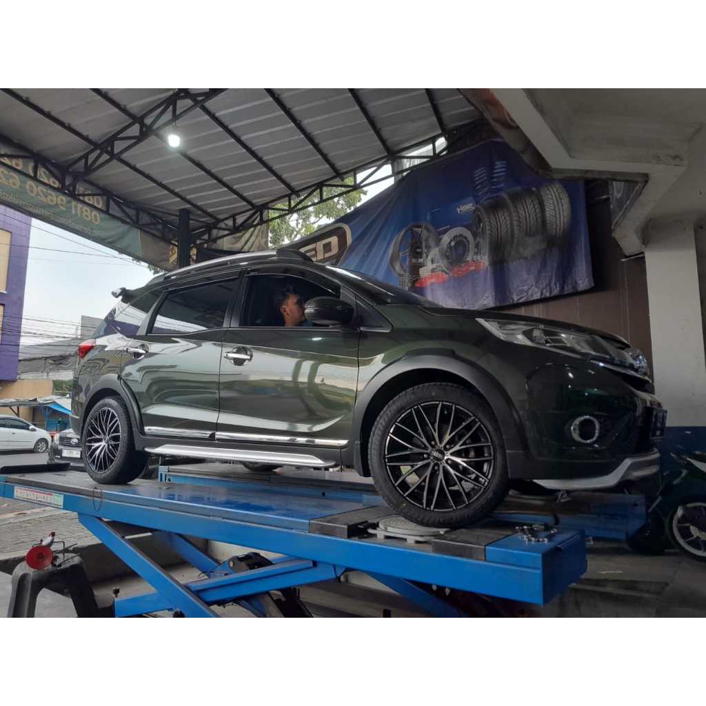 VELG MOBIL HSR WHEEL PAKETAN RING 17 SAN BAN R17 KEREN RATA BODI ORIGINAL HSR