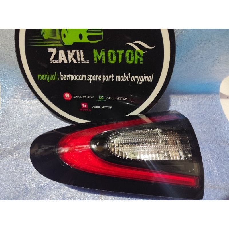 Reflektor lampu bagasi Toyota sienta type Q 2016 original