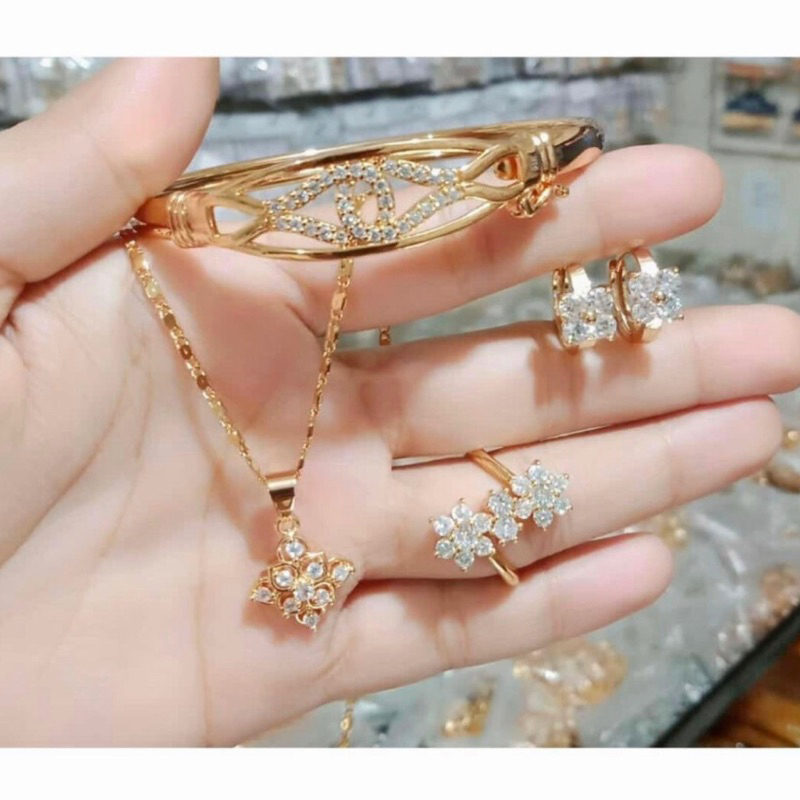 1 Set perhiasan emas anti karat realict 2024 model baru elegan