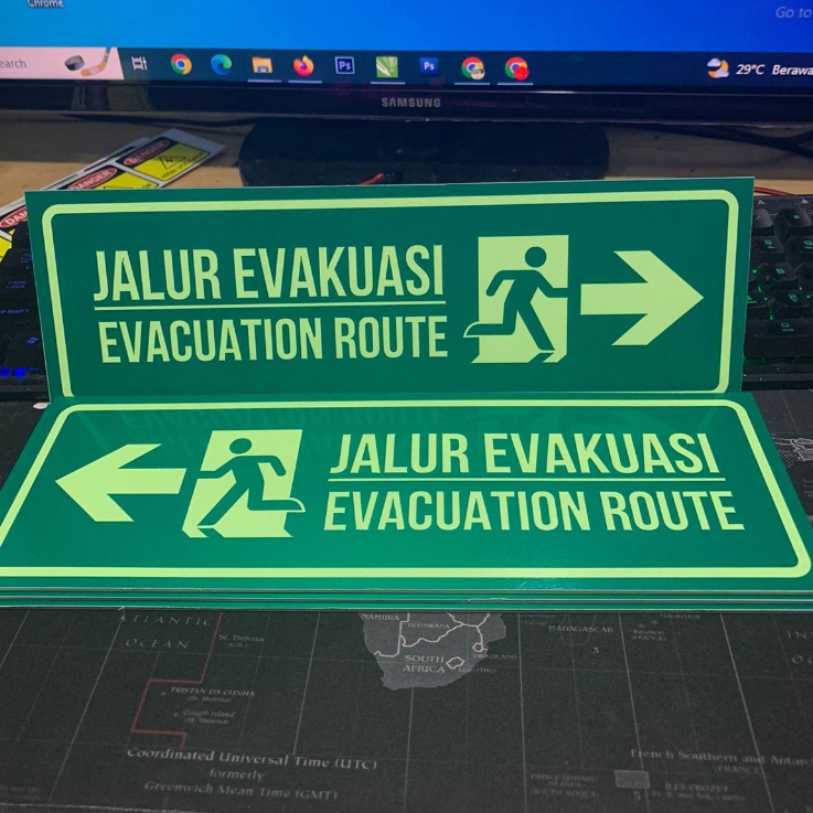 

Teknologi Terkini Sign Jalur evakuasi 2 bahasa glow in the dark ukuran 1cm x 3cm