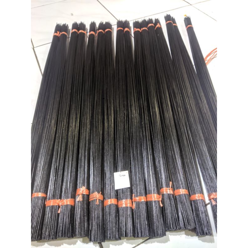 Ruji Bambu Kulitan Super Finishing Hitam Ukuran 2mm Isi 100 Biji Jeruji Kulitan