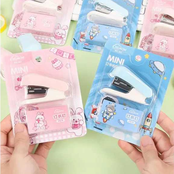 

Mini Strapler Set Pastel Astronout Rabbit Stationary Alat Tulis
