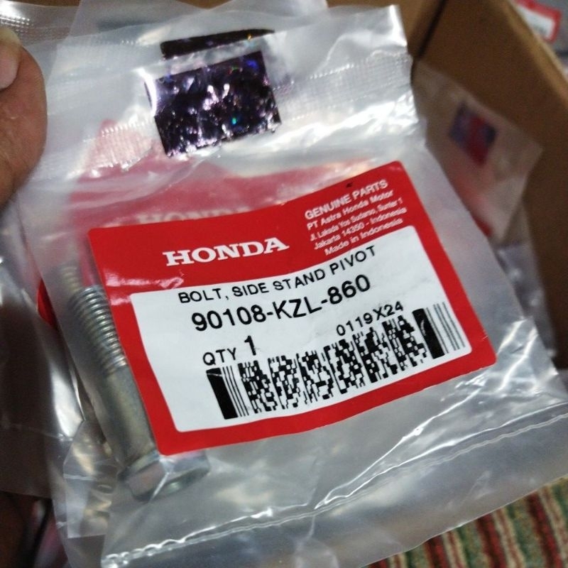 90108-KZL-860 Baut Standar Samping Beat Scoopy PCX Genio Vario 125 150