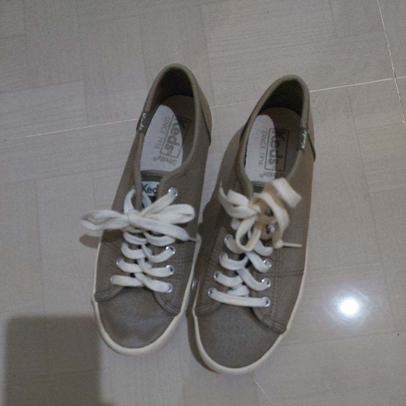 Preloved sepatu keds size 37