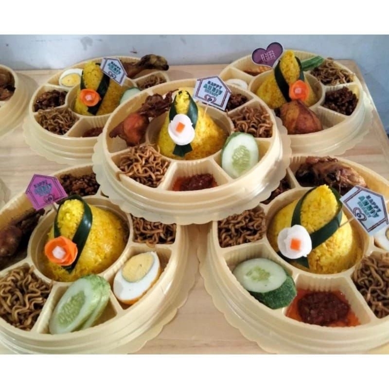 

Tumini, nasi tumpeng mini, dyratumpeng, tumpeng mini