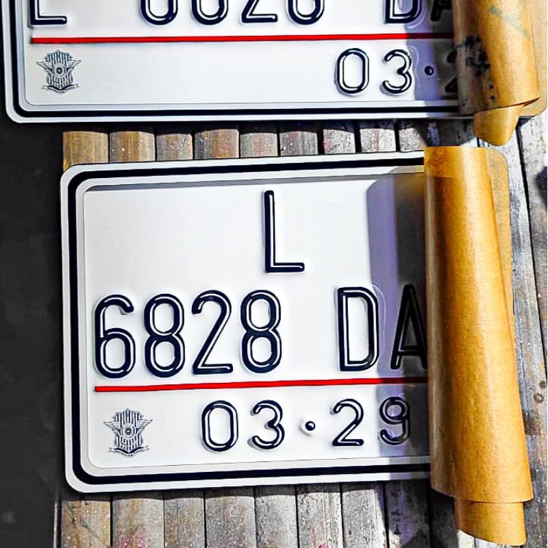 PLAT NOMOR MOTOR VESPA KOTAK AKRILIK