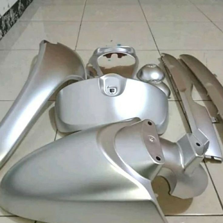 

Cat Silver PU 2ml Cat silver Metallic