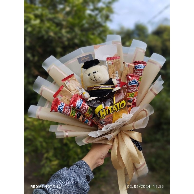 

Buket boneka mix snack