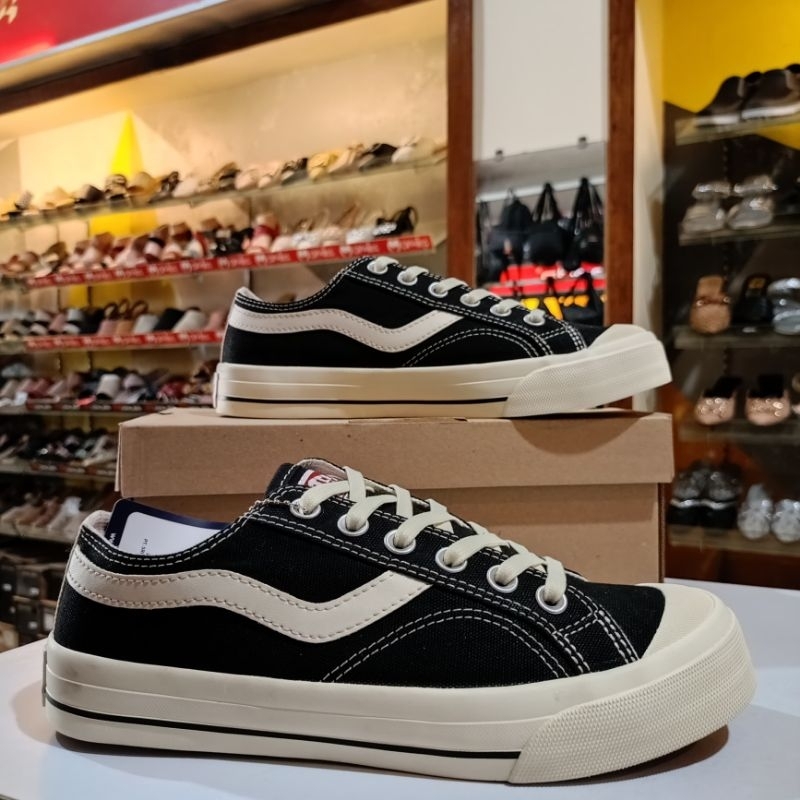 Ventela original/Ventela P'76 LOW (publik)/Ventela black natural/ Ventela Full Black