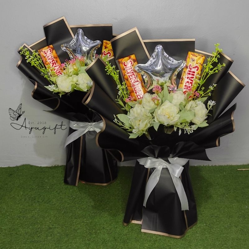 

Ayu Gift | Buket Coklat Silverqueen | Buket wisuda | Buket coklat | Buket wisuda | Buket ulangtahun | Buket Ultah | Buket Jajan | Buket murah