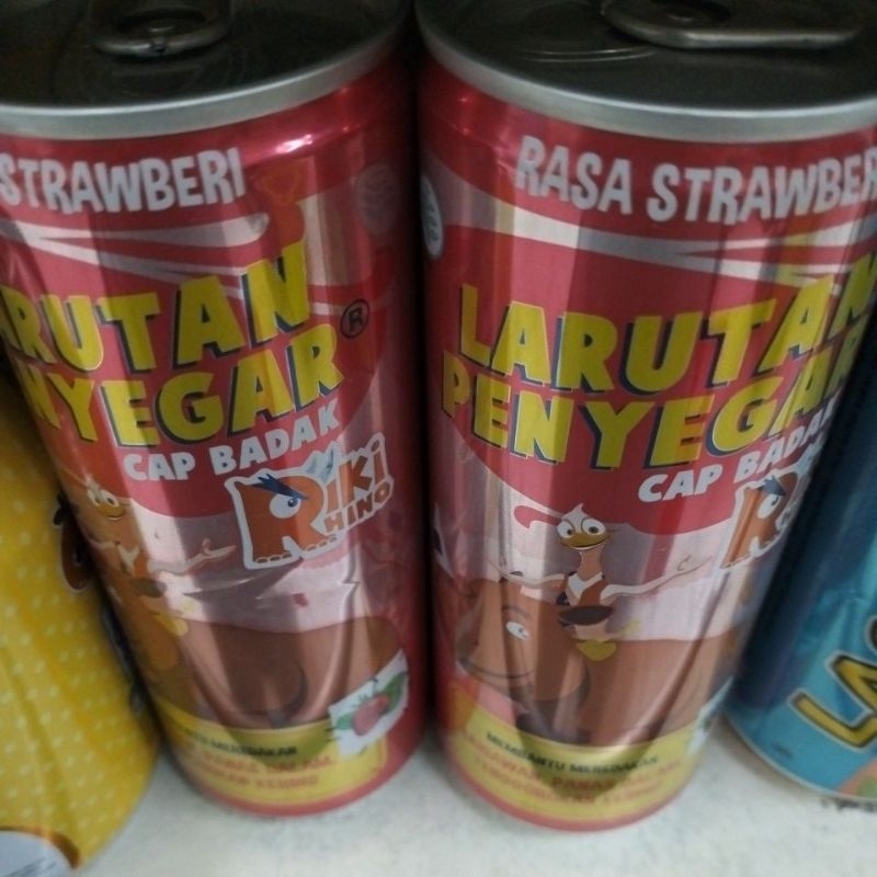 Larutan Penyegar Cap Badak Rasa strawberry 238 ml