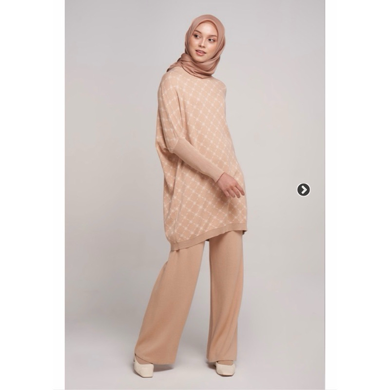 Preloved Ria Miranda Rune Knit Set Almond