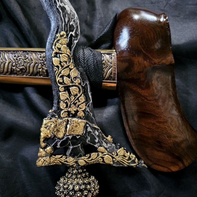Keris Gajah Kinatah Sepuh Emas