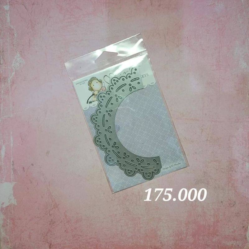 

METAL CUTTING DIES CETAKAN POTONG KERTAS MAGNOLIA DOOHICKEY DOILY TILDA