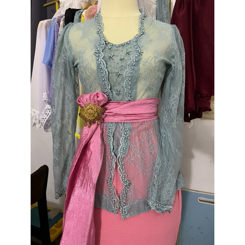 Kebaya Chantily Payet