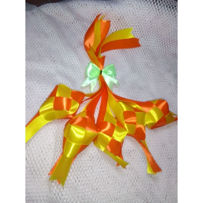 

KETUPAT KERAJINAN,KETUPAT PITA SATIN 2CM,HIASAN KETUPAT