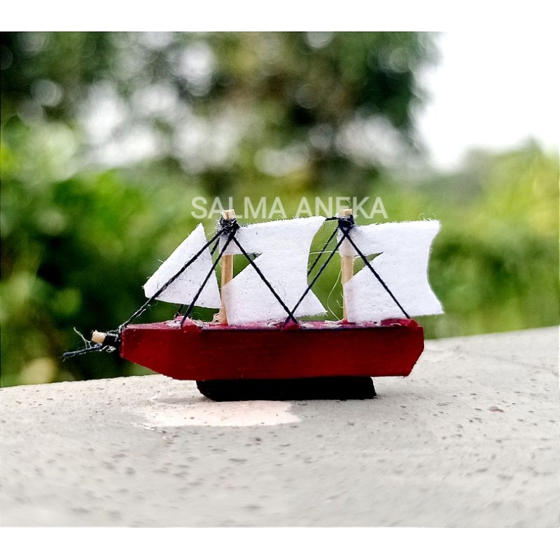 GANTUNGAN KUNCI MINIATUR ISI KAPAL DALAM BOTOL