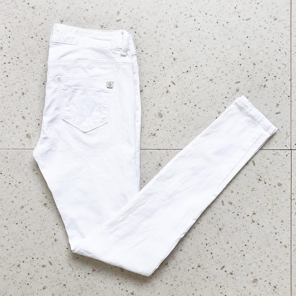 Celana Jeans Panjang Putih Wanita Anak G by Guess / Size 28 - Lingkar 72 cm / Bekas - Second - Prelo